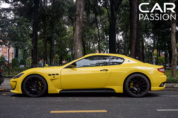 Hiện nay trên thị trường, giá xe Maserati GranTurismo hàng hiếm đã qua sử dụng có mức bán lại hơn 3 tỷ đồng và luôn nhận được rất nhiều sự quan tâm đến từ giới yêu xe cả nước mỗi khi xuất hiện trên đường phố.