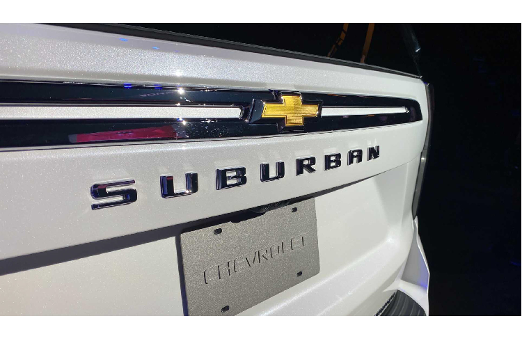 Bên cạnh động cơ dầu I6 3.0L tăng áp cho công suất tối đa 277 mã lực tại 3.750 v/p + 623Nm@1.500 v/p. Tất cả các phiên bản động cơ xăng &amp; dầu trên Suburban và Tahoe đều sử dụng kết hợp với hộp số tự động 10 cấp mới.