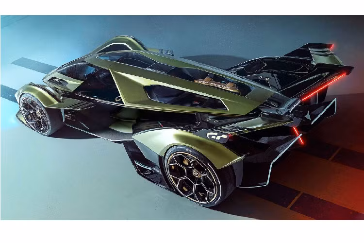 Trên Vision GT, hãng siêu xe Lamborghini đã cố gắng biến chiếc xe này thành một chiếc xe hầm hố nhất có thể với những đường nét thiết kế phá vỡ tất cả các định luật hiện tại. Phần kính của xe được kéo dài xuống đầu xe, đóng vai trò là phần cửa ra vào của mẫu xe này.