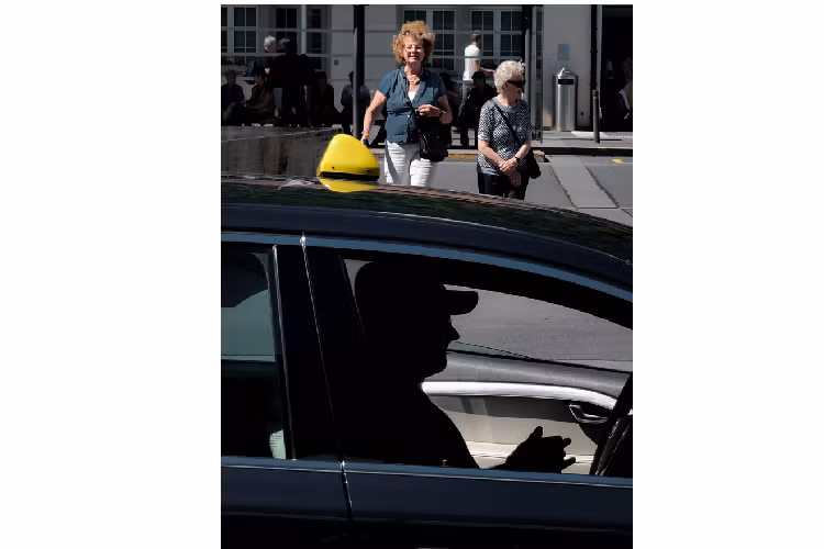 Với sự cải thiện về chất lượng hình ảnh và cả kích thước nhỏ gọn của thiết bị di động. Thay vì máy ảnh chuyên nghiệp, nhiếp ảnh di động giúp nhiều người mới bắt đầu quên đi các cài đặt phức tạp và tập trung vào chính việc chụp.