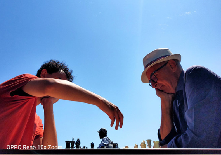 Người giành vị trí cao nhất mỗi bảng sẽ nhận được giải thưởng đến 7.500 USD, đủ điều kiện tham gia chương trình Tài năng nhiếp ảnh Oppo. 10 người chiến thắng ở mỗi hạng mục nhận được 1.500 USD và điện thoại Oppo Reno 10x Zoom. 