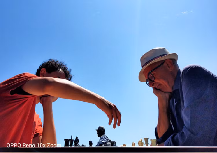 Người giành vị trí cao nhất mỗi bảng sẽ nhận được giải thưởng đến 7.500 USD, đủ điều kiện tham gia chương trình Tài năng nhiếp ảnh Oppo. 10 người chiến thắng ở mỗi hạng mục nhận được 1.500 USD và điện thoại Oppo Reno 10x Zoom. 