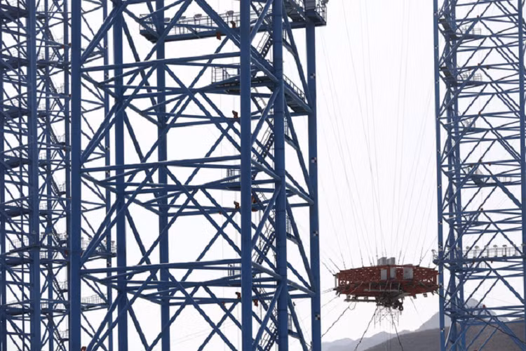 Trung Quoc thu nghiem thanh cong tau dap len be mat Sao Hoa