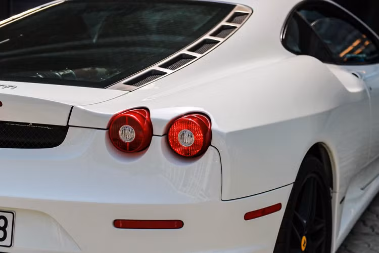 Trong bản thông cáo báo chí năm 2005, Ferrari cho biết, tính khí động học F430 được phát triển trong hầm gió thường được sử dụng cho xe đua F1. 