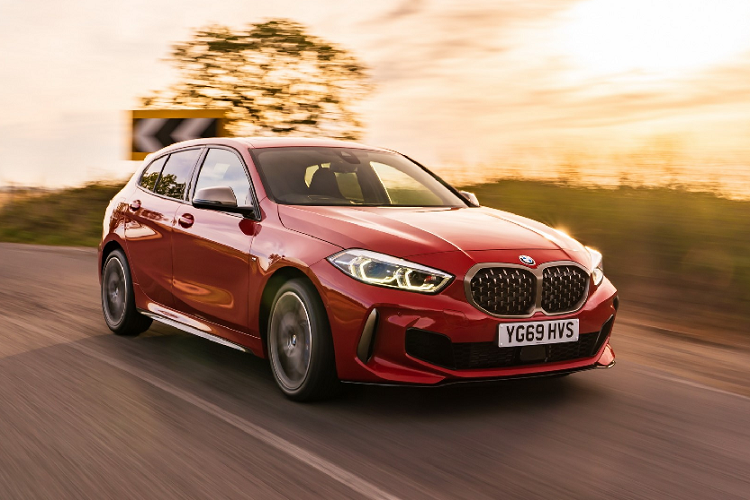 Cuộc chiến giữa những mẫu xe tốt nhất 2020 đã lộ diện danh sách cuối cùng. Sau nhiều vòng bình chọn và cân nhắc của các nhà báo và chuyên gia từ châu Âu, danh sách 35 mẫu xe model 2020 đã lộ diện những ứng cử viên sáng giá nhất.