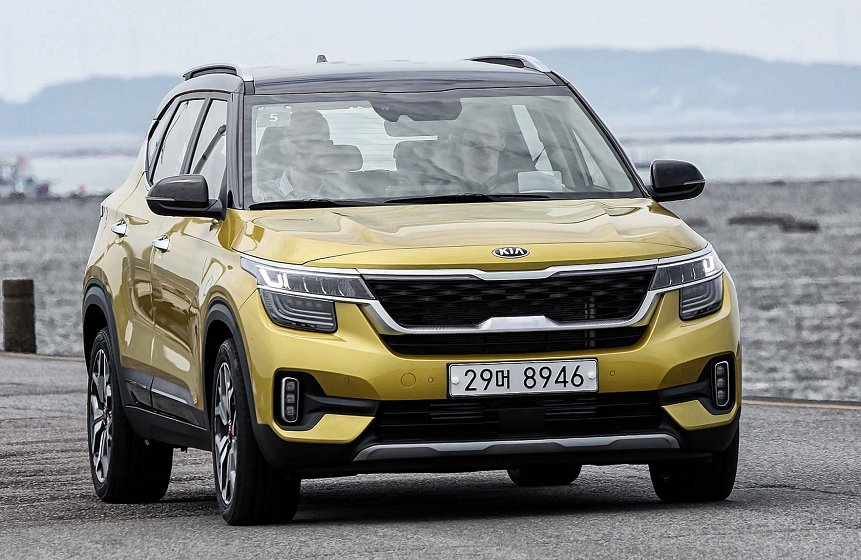 Trên thị trường, Kia Seltos hoàn toàn mới là đối trọng trực tiếp với ‘’người anh em’’ Hyundai Kona, Nissan Juke hay Honda HR-V. Tại Philippines, giá xe Kia Seltos bán ra khởi điểm từ 1.098.000 PhP (khoảng 494 triệu đồng) cho phiên bản EX.