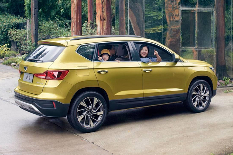 FAW-Volkswagen cho biết đây là lần đầu tiên SUV cỡ nhỏ do hãng xe Đức phát triển, giá bán VW Jetta dưới 14.535 USD tại Trung Quốc. Thương hiệu Jetta có mạng lưới phân phối riêng tại thị trường này với mục tiêu mở rộng tới 200 đại lý trong năm nay.