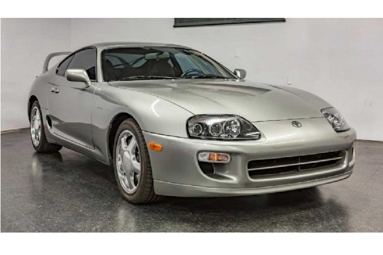 Vậy, điều gì đã khiến chiếc Toyota Supra đời cũ này có giá lên đến nửa triệu USD (hơn 1,15 tỷ đồng)? Đầu tiên, đây là một chiếc Supra được sản xuất vào năm 1998 và được chủ nhân rao bán với tình trạng như mới.