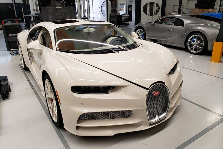 Phiên bản siêu xe Bugatti Chiron đặc biệt này đã trải qua quá trình hoàn thiện không dưới 3 năm và đặc biệt hơn, đây là một sản phẩm một phần được hoàn thiện dưới bàn tay tài hoa của hãng thời trang danh tiếng nhất nhì thế giới – Hermes.