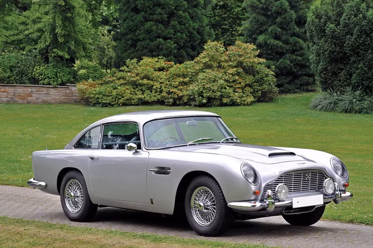 Trong khi hầu hết các thương hiệu xe ôtô Anh quốc đều đang thuộc sở hữu của nước ngoài, không có nghĩa là quốc đảo này gạt tên mình ra khỏi ngành công nghiệp xe hơi. Jaguar, Land Rover, Aston Martin, McLaren và Rolls Royce có thể có nhiều chủ sở hữu, nhưng vẫn còn rất nhiều hãng khác có trụ sở tại Anh