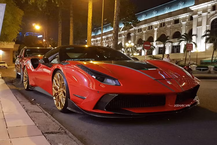  Siêu xe Ferrari 488 GTB hiện đang rất được ưa chuộng trên thị trường thế giới cũng như tại Việt Nam bởi thế số lượng 488 GTB ở dải đất hình chữ S hiện nay đã có khoảng hơn 10 chiếc.