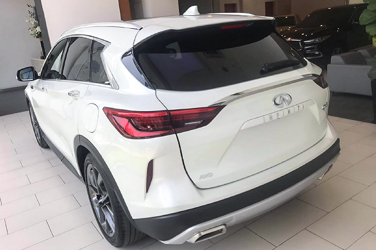 Nhìn chung, tại thị trường Việt Nam, thương hiệu xe sang Infiniti của Nissan vẫn còn khá xa lạ đối với nhiều người, chính vì thế Infiniti QX50 sẽ khó để cạnh tranh một cách sòng phẳng về thương hiệu &amp; doanh số so với các mẫu xe đối thủ trong phân khúc.