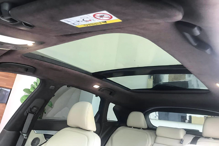 Động cơ 2.0L tăng áp này mang lại công suất tối đa 268 mã lực và mô-men xoắn cực đại 380Nm. Nhờ đó, QX50 tăng tốc từ 0 – 100 km/h trong 6,7 hoặc 6,3 giây (tùy phiên bản).