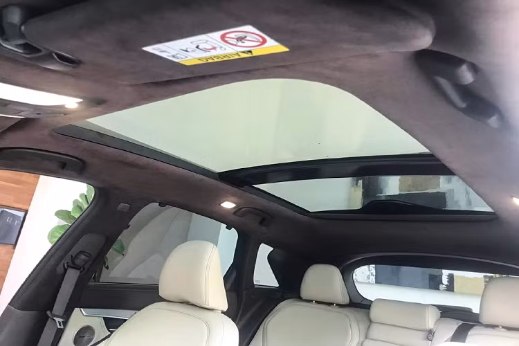 Động cơ 2.0L tăng áp này mang lại công suất tối đa 268 mã lực và mô-men xoắn cực đại 380Nm. Nhờ đó, QX50 tăng tốc từ 0 – 100 km/h trong 6,7 hoặc 6,3 giây (tùy phiên bản).