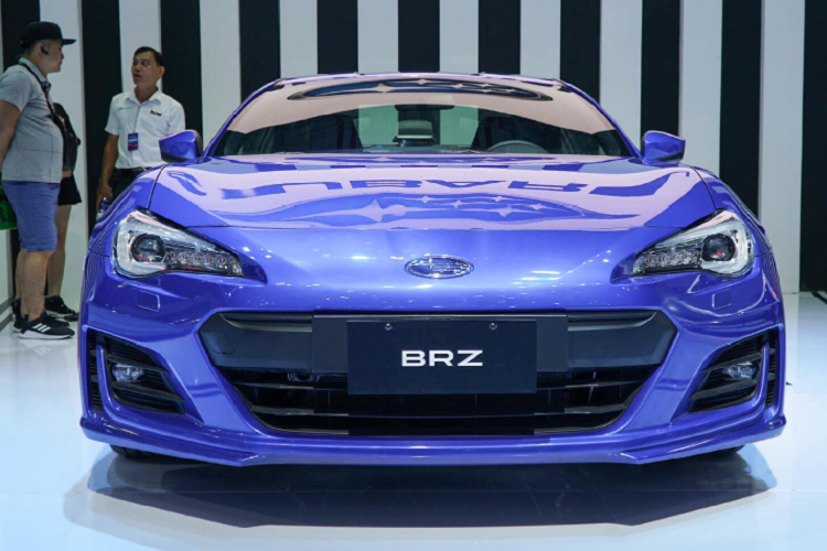 Hiện tại, giá xe Subaru BRZ 2019 mới chưa được công bố mà chỉ được trưng bày ở Việt Nam, hãng xe Nhật Bản cũng chưa có kế hoạch đưa chiếc xe thể thao 2 cửa này quay lại bán thương mại tại thị trường .