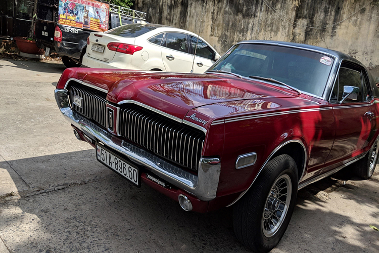 Mercury Cougar có nhiều phiên bản động cơ như V8 4.7L 200 mã lực, V8 6.4L 335 mã lực và V8 7.0L.