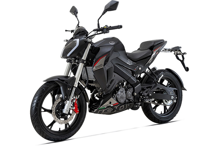 Tại Malaysia, giá xe Benelli 150S khởi điểm từ 8.588 Ringgit (tương đương 47,68 triệu đồng) và được bán với 3 màu khác nhau là đỏ - đen - xanh.