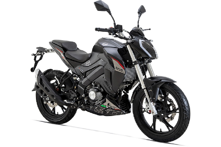 Trước mẫu xe Benelli 150S mới, hãng xe môtô thương hiệu Ý cũng từng có dòng naked-bike TNT15 nằm trong phân khúc mô tô phân khối nhỏ tại các nước đang phát triển.