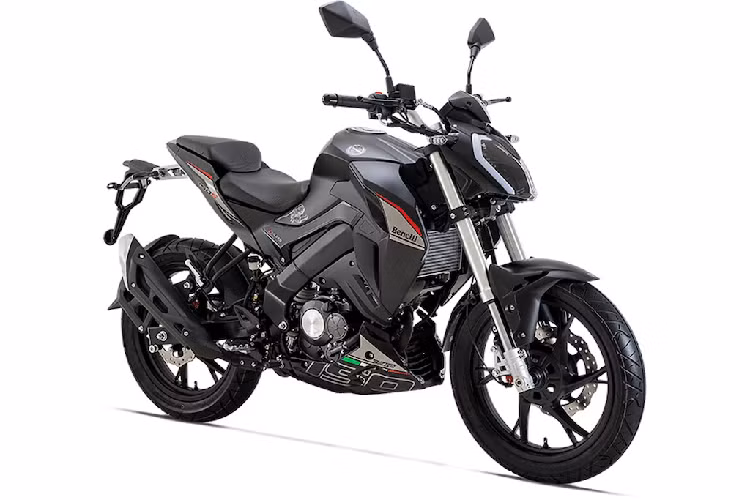 Trước mẫu xe Benelli 150S mới, hãng xe môtô thương hiệu Ý cũng từng có dòng naked-bike TNT15 nằm trong phân khúc mô tô phân khối nhỏ tại các nước đang phát triển.