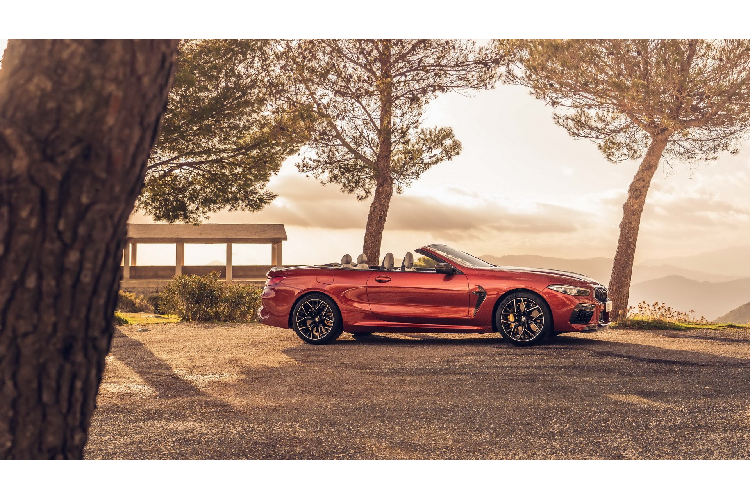 Hãng xe Đức vừa mở danh sách đặt hàng và công bố mức giá chi tiết của chiếc BMW M8 Competition Coupe mới và Convertible tại thị trường Anh.