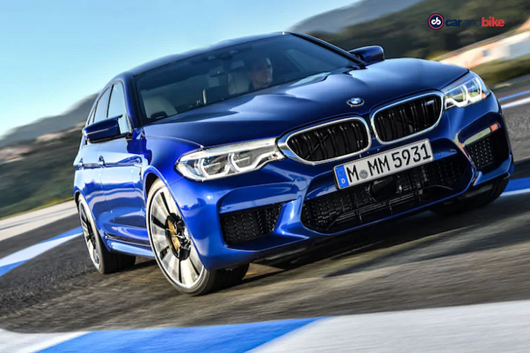 Các lựa chọn máy xăng bao gồm đơn vị 2.0L 4 xi-lanh 181 mã lực cho 320i/320i xDrive, và loại 3.0L 6 xi-lanh thẳng hàng 254 mã lực cho bản 330i. Cuối cùng, khách hàng có thể chọn mua phiên bản 330e trang bị hệ truyền động hybrid mạnh 288 mã lực. 