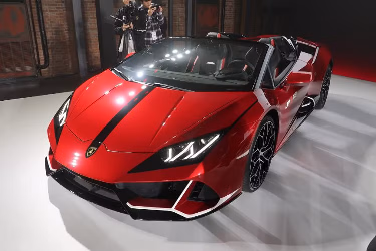 Tâm điểm là chiếc siêu xe Lamborghini Aventador SVJ Roadster JP63 được đặt tên là 歌 (Uta) – Song, chiếc Huracan EVO Spyder JP63 có tên シート (Mai) – Sheet và chiếc Urus có tên 伎 () – Trick. Được biết, cả ba chiếc xe này đều sẽ là độc nhất và hiện đã có chủ nhân.
