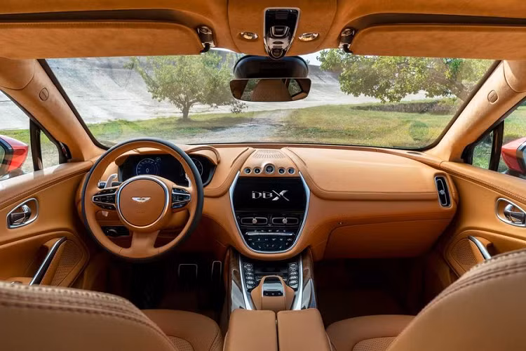 Về sản phẩm, Aston Martin DBX 2020 mới sẽ tham gia vào phân khúc crossover. Các model thế hệ đầu sẽ sử dụng khối động cơ V8 4.0 lít Twin-turbo, sản sinh công suất cực đại 542 mã lực và 700 Nm mô-men xoắn trong khi đó, phiên bản V12 hứa hẹn sẽ xuất hiện trong thời gian tới.