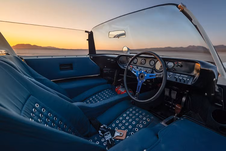 Vào năm 1965, siêu xe này được tay đua F1 Jim Clark sử dụng trong giải đua ôtô công thức 1 Mỹ tại Watkins Glen, Mỹ.