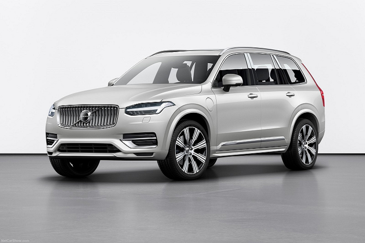 Chiếm giữ vị trí đẹp nhất trong đội hình xe Volvo tại VMS năm nay chính là XC90 2020. Mẫu SUV 7 chỗ hạng sang được nâng cấp về ngoại hình và trang bị để cạnh tranh tốt hơn với các đối thủ đến từ Đức như Audi Q7, Mercedes GLE hay BMW X5. Mức giá của Volvo XC90 2020 không thay đổi so với phiên bản cũ, vẫn ở mức 4 tỷ đồng.