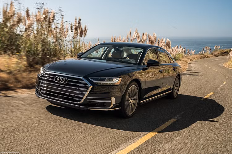 Bên cạnh Audi A6 và Q3, chiếc sedan hạng sang cỡ lớn Audi A8L sẽ là ngôi sao sáng nhất đại diện cho thương hiệu 4 vòng tròn tại VMS 2019. Không chỉ sở hữu thiết kế trang nhã, tinh tế, A8L còn được trang bị những công nghệ tiên tiến nhất đến từ Audi. Tại Việt Nam, Audi A8L 2019 nhiều khả năng sẽ sử dụng động cơ 3.0 TSFI, đi cùng hộp số 8 cấp Tiptronic và hệ dẫn động 4 bánh toàn thời gian quattro. Đối thủ của Audi A8L gồm có Mercedes-Benz S-Class, BMW 7-Series và Lexus LS.