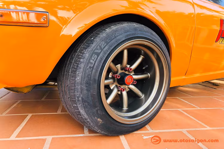 Toyota Celica Ta22 được chia sẻ chung nền tảng chia sẻ với ‘’người anh em’’ Toyota Carina sedan, Celica Ta22 là một sản phẩm ra đời để nhắm vào thị trường Bắc Mỹ để cạnh tranh trực tiếp với Ford Mustang 1964.