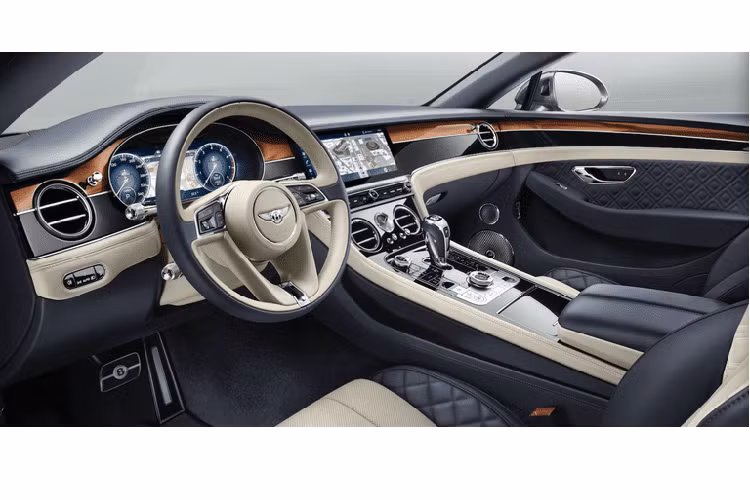 Bentley Continental GT Bentley Continental GT trông hoành tráng cả trong lẫn ngoài, nhưng điểm thú vị nhất của nó là một màn hình trung tâm có thể xoay vào trong. Nó có thể thay đổi giữa dạng một màn hình cảm ứng cỡ lớn hoặc ba đồng hồ kiểu analog.
