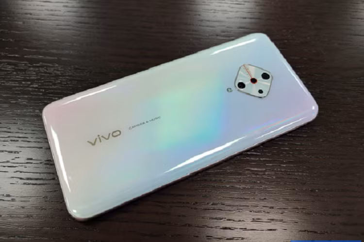 Vivo V17 lo hinh anh, camera sau hinh kim cuong