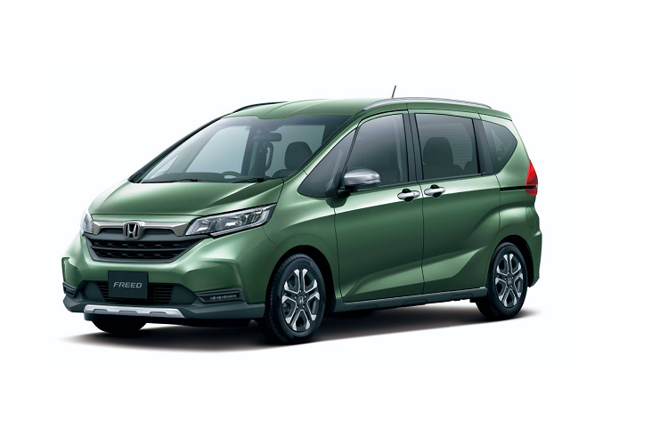 Về sức mạnh, Honda Freed 2020 vẫn sẽ dùng động cơ xăng 4 xy lanh, dung tích 1,5 L, sản sinh ra công suất 129 mã lực. Đi kèm là hộp số CVT. Một tùy chọn khác cho khách hàng là bản động cơ hybrid Atkinson 1,5 L có công suất 110 mã lực, kết hợp với hộp số DCT 7 tốc độ. Cả hai phiên bản trên đi kèm với hệ truyền động FWD hoặc AWD.