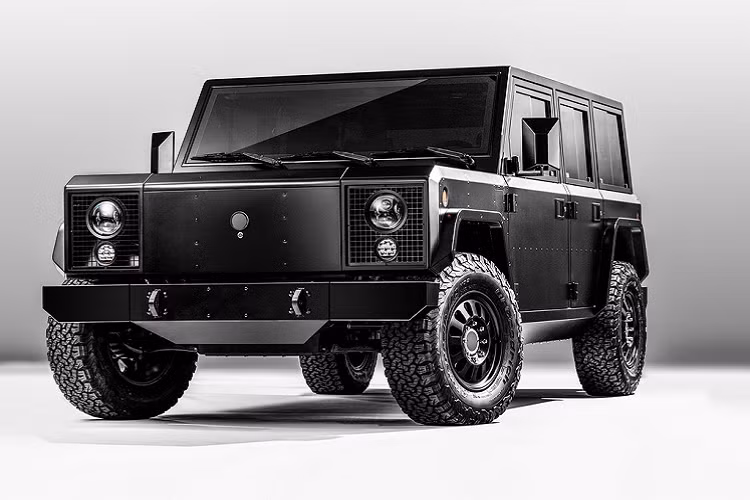 Hai mẫu xe điện gồm chiếc SUV Bollinger B1 và chiếc bán tải Bollinger B2 sẽ cùng trình làng tại LA Auto Show 2019. Cung cấp sức mạnh cho 2 mẫu xe này là hai động cơ điện, chia đều mỗi cầu, công suất kết hợp 614 mã lực và mô-men xoắn 906 Nm. Phạm vi hoạt động khi sạc đầy hệ thống pin 120 kWh là 322 km. Giá của mỗi chiếc khoảng 125.000 USD. Bollinger B1 và B2 sẽ đi vào sản xuất vào năm 2020.