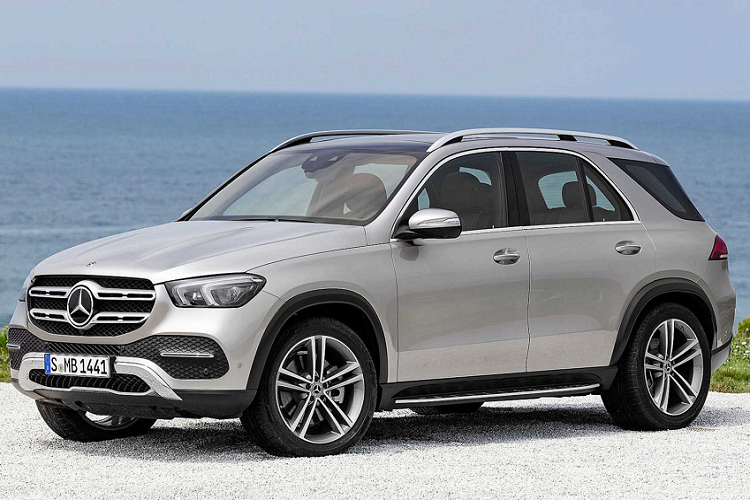 Bản thân dòng xe Mercedes-Benz GLE SUV thế hệ thứ 4 hoàn toàn mới (W167) đã chính thức được ra mắt từ tháng 9 năm ngoái với nhiều sự thay đổi mạnh mẽ từ thiết kế, vận hành và trang bị thêm công nghệ. Thế hệ mới của GLE sẽ làm đối trọng trực tiếp của Mercedes-Benz Việt Nam hướng đến các đối thủ như: Lexus RX, BMW X5 hay Volvo XC90.