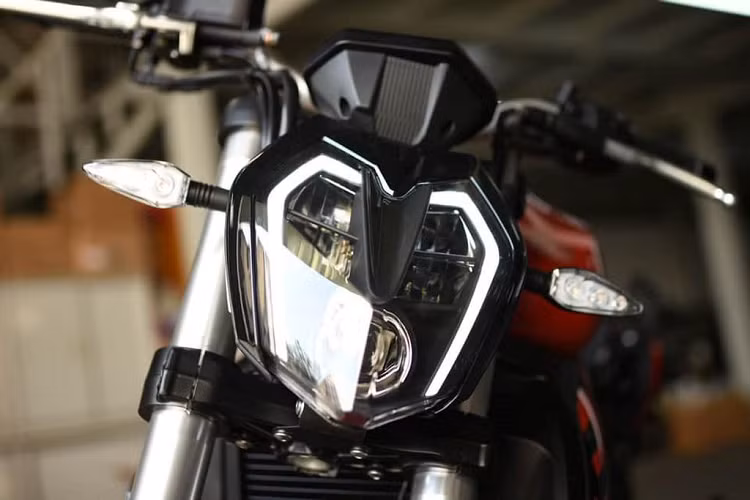 Benelli 502C 2019 được trang bị khối động cơ 2 xi-lanh thẳng hàng, DOHC, dung tích 500cc, 4 thì, 8 van.