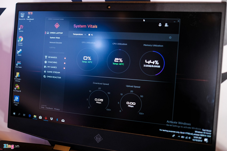 Laptop được trang bị phím chức năng đặc biệt OMEN Command Center, người dùng có thể điều chỉnh hiệu suất theo từng tựa game khác nhau. Máy được trang bị cấu hình gồm chip Intel Core i7-9750H, RAM 16 GB DDR4 cùng SSD 512 GB. 