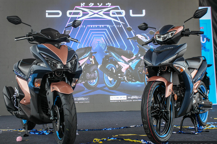 Bộ đôi xe máy Yamaha mới bao gồm 155ZR (Yamaha Exicter 150) và NVX 155 vừa ra mắt thêm phiên bản Doxou 2019 tại Malaysia. Đây là hai mẫu xe cao cấp nhất trong phân khúc xe côn tay và xe tay ga của Yamaha.