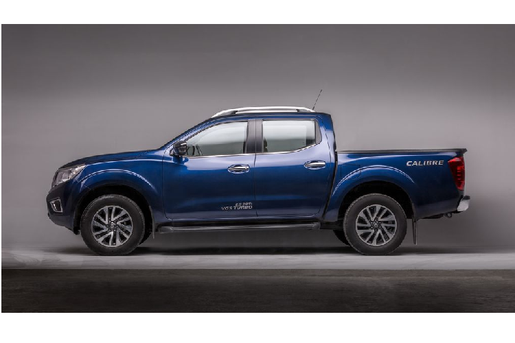 Mức giá xe Nissan Navara VL A-IVI tại Việt Nam là 835 triệu đồng và cho Nissan Navara SL A-IVI là 725 triệu đồng. Ngoài ra, từ nay đến hết ngày 31 tháng 12 năm 2019, khách hàng mua xe Nissan Navara A-IVI sẽ được nhận quà tặng tiền mặt trị giá lên đến 20 triệu đồng và quà tặng bộ phụ kiện cao cấp Premium Z.
