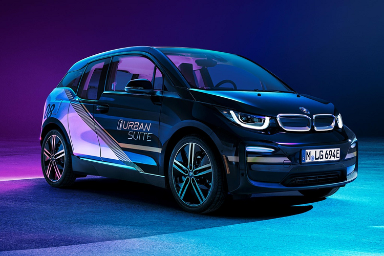 BMW cho biết hãng sẽ mang đến Triển lãm CES 2020 diễn ra vào tháng 1/2020 mẫu xe đô thị i3 Urban Suite. BMW i3 Urban Suite 2020 mới là mẫu xe được thiết kế lại dựa trên BMW i3 với mục đích tăng trải nghiệm của hành khách.