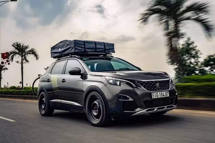 Trước thử thách đó, chiếc Peugeot 3008 đặc biệt này đã được nâng cấp nhẹ nhàng nhằm cải thiện khả năng vận hành để đáp ứng cho thử thách đi on-road và off-road này.