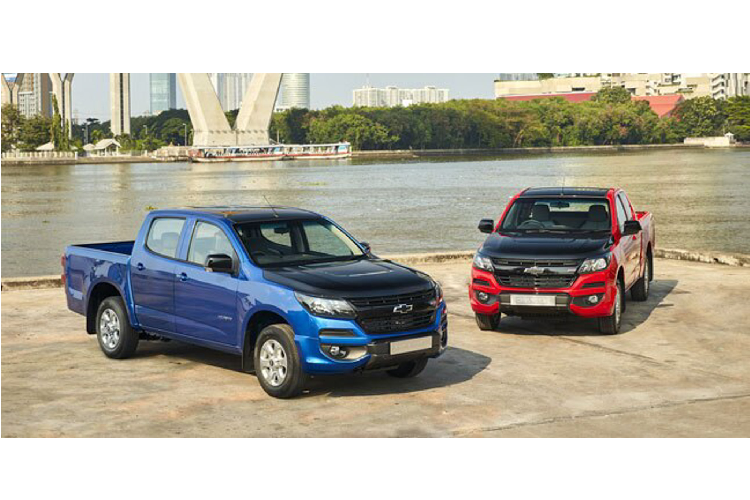 Colorado RS được cung cấp tổng cộng 02 biến thể cabin đôi (Crew cab) quen thuộc và cabin đơn (Extended cab), giá xe Chevrolet Colorado RS Edition mới tại Thái lần lượt tương đương khoảng 606 và 511 triệu đồng.