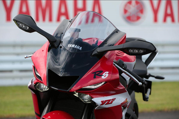 Chiếc YZF-R6 phiên bản kỷ niệm 20 năm này không do Yamaha trực tiếp tạo ra. Tương tự phiên bản kỷ niệm 20 năm ra mắt YZF-R1, điểm khác biệt trên YZF-R6 bản kỷ niệm nằm ở dàn áo xe. Việc thiết kế này được đảm nhận bởi hãng GK Dynamics.