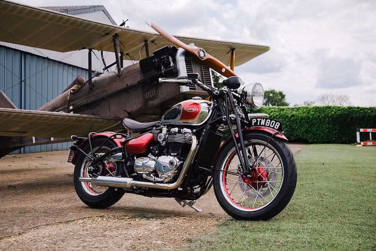 Giống như Triumph East London, Pure Triumph Wellingborough cũng mượn cảm hứng từ chiếc Speed Twin 5T đời 1938. Tuy nhiên so với bản độ còn lại, chiếc xe này có độ hoàn thiện cao hơn, khiến nó trông như vốn đã rời nhà máy Triumph với hình dạng như trong hình.