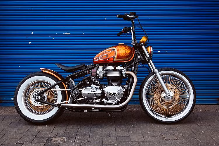 Có thể coi là bản độ hào nhoáng nhất tham gia vào cuộc thi Build Off 2019, Jack Lilley đã khiến cho chiếc Bobber mang đậm vẻ hào nhoáng theo phong cách Lowrider tới từ phía Tây Los Angeles, Mỹ.