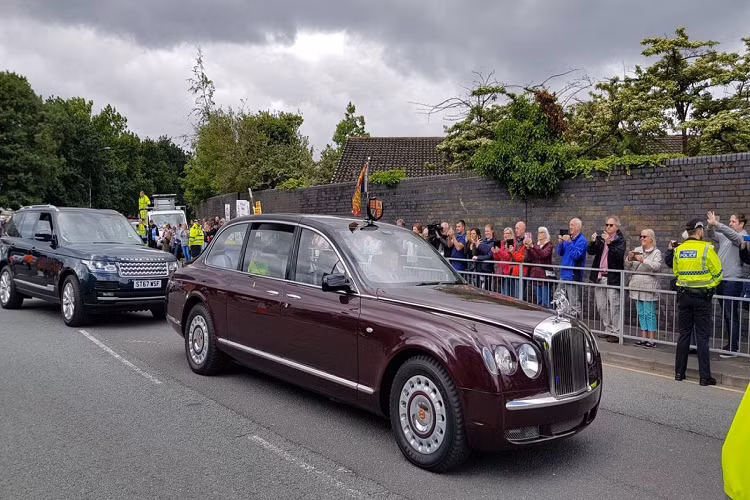 Xe Bentley Arnage Mulliner của Nữ hoàng Anh Elizabeth II