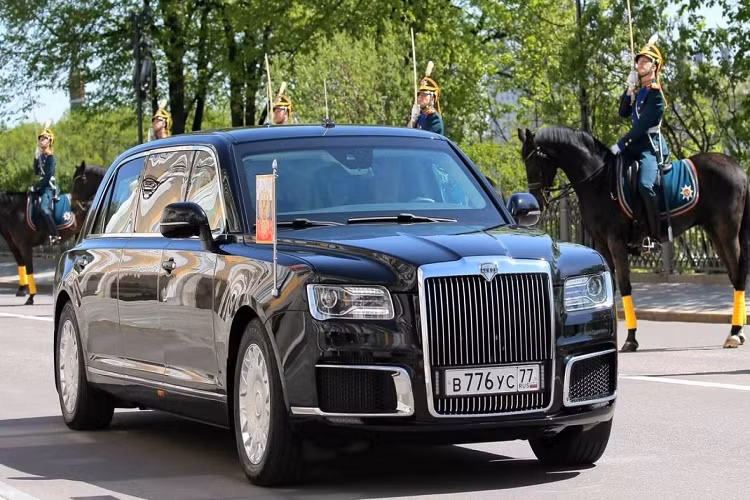 Siêu limousine Kortezh của Tổng thống Nga Vladimir Putin 