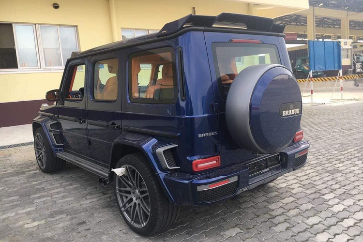 Mercedes-AMG G63 độ Brabus đi kèm với bộ mâm đúc Brabus Platinum Edition Monoblack 23 inch to bản