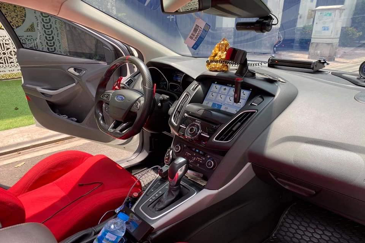 Dù trang bị thêm rất nhiều “đồ chơi” có giá trị cũng như giá bán lại khá tốt nhưng chiếc xe này cũng sẽ kén khách hơn xe nguyên bản do nhiều người quan niệm xe đã mất “zin”, không còn nguyên bản.